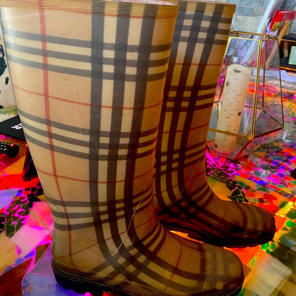 AUTHENTIC CLASSIC BURBERRY RAIN BOOTS WOMENS 39/40
